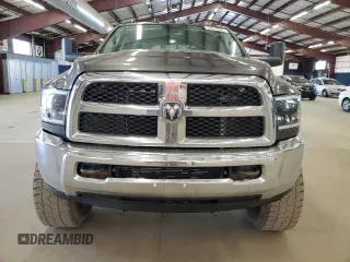 2015 Ram 2500 Tradesman z VIN 3C6UR5CL1FG524912, wystawiony jako Copart lot #54245925 z przebiegiem 312 171 mil mil oraz Czysty tytuł • Clean title. Historia ofert i sprzedaży dostępna na DreamBid. Obrazek 5.