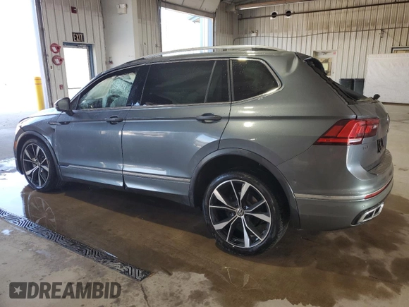 2024 Volkswagen Tiguan SEL R-Line z VIN 3VV4B7AX0RM012032, wystawiony jako Copart lot #54157225 z przebiegiem Nie podano mil oraz Szkoda całkowita • Salvage title. Historia ofert i sprzedaży dostępna na DreamBid. Obrazek 2.