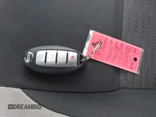 2021 Nissan Versa SV z VIN 3N1CN8EV4ML821650, wystawiony jako IAAI lot #41586242 z przebiegiem 106 508 mil mil oraz . Historia ofert i sprzedaży dostępna na DreamBid. Obrazek 11.