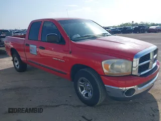 2006 Dodge 1500 SLT z VIN 1D7HA18N76S711462, wystawiony jako IAAI lot #42229865 z przebiegiem 345 089 mil mil oraz . Historia ofert i sprzedaży dostępna na DreamBid. Obrazek 1.