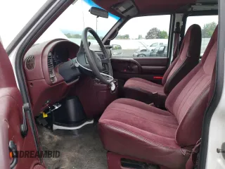 1998 Chevrolet Astro Cargo with VIN 1GCDM19W6WB185204, listed as a Copart auction lot 72199484 with 97,262 mi miles and Salvage Title. Bid and sale history available at carsss.com. Image 7.