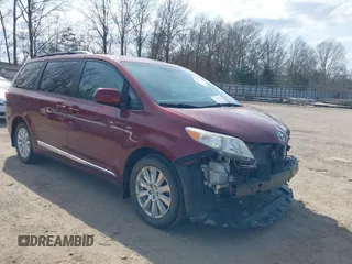 2017 Toyota Sienna LE with VIN 5TDJZ3DC7HS171384, listed as a IAAI auction lot 41715969 with 113,411 mi miles. Bid and sale history available at carsss.com. Image 1.