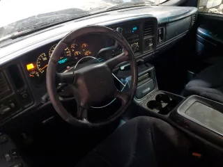 1999 GMC Sierra 1500 with VIN 1GTFC29U2XZ518488, listed as a Copart auction lot 74092634 with 447,082 mi miles and Salvage Title. Bid and sale history available at DreamBid. Image 8.