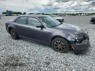 2016 Chrysler 300 S Alloy Edition z VIN 2C3CCAGG6GH270700, wystawiony jako Copart lot #59491285 z przebiegiem 110 438 mil mil oraz Szkoda całkowita • Salvage title. Historia ofert i sprzedaży dostępna na DreamBid. Obrazek 4.