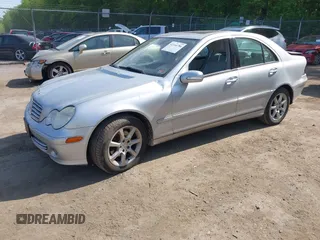 2007 Mercedes-Benz C 280 Luxury z VIN WDBRF92H57F889820, wystawiony jako IAAI lot #42144786 z przebiegiem 147 484 mil mil oraz . Historia ofert i sprzedaży dostępna na DreamBid. Obrazek 17.