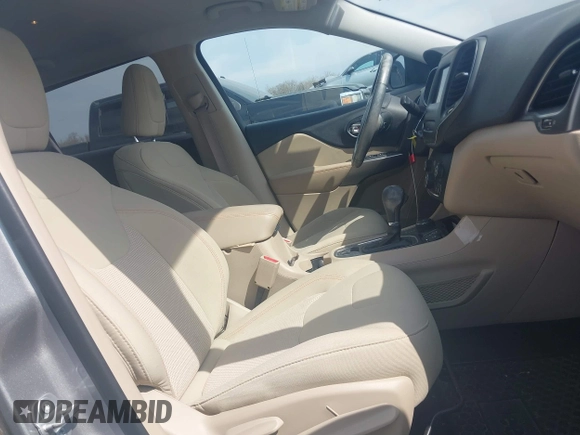 2019 Jeep Cherokee Latitude with VIN 1C4PJMCB4KD239465, listed as a IAAI auction lot 41849483 with 81,229 mi miles. Bid and sale history available at carsss.com. Image 5.