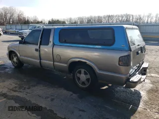 2000 GMC Sonoma SLS with VIN 1GTCS19W2Y8161077, listed as a Copart auction lot 82616024 with 212,356 mi miles and Salvage Title. Bid and sale history available at carsss.com. Image 2.
