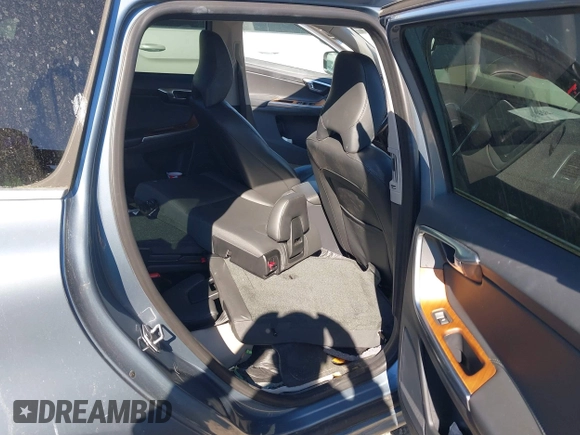 2017 Volvo XC60 Inscription with VIN YV440MDU4H2173250, listed as a IAAI auction lot 41850346 with 122,178 mi miles and . Bid and sale history available at DreamBid. Image 8.