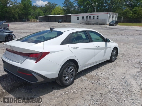 2024 Hyundai Elantra SEL с VIN KMHLM4DG0RU672240, выставлен на аукционе IAAI как лот 42190278 с пробегом 28 084 миль миль и . История ставок и продаж доступна на DreamBid. Изображение 4.