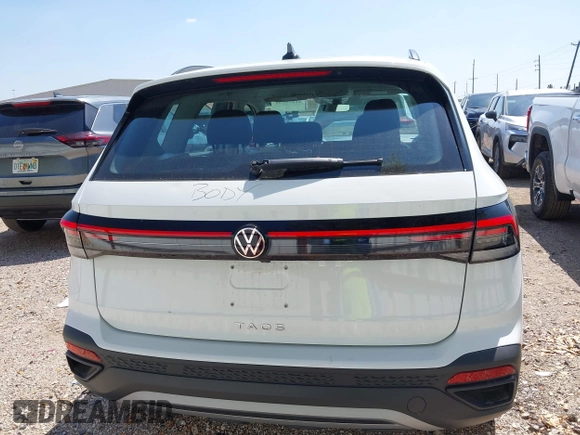 2025 Volkswagen Taos z VIN 3VV5C7B23SM008129, wystawiony jako IAAI lot #41879531 z przebiegiem 3423 mil mil oraz . Historia ofert i sprzedaży dostępna na DreamBid. Obrazek 16.