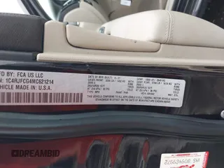 2021 Jeep Grand Cherokee Overland z VIN 1C4RJFCG4MC621214, wystawiony jako IAAI lot #42188010 z przebiegiem 15 559 mil mil oraz . Historia ofert i sprzedaży dostępna na DreamBid. Obrazek 9.