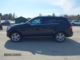 2015 Mercedes-Benz M ML 350 with VIN 4JGDA5HB3FA498372, listed as a IAAI auction lot 42097380 with 91,200 mi miles. Bid and sale history available at carsss.com. Image 13.