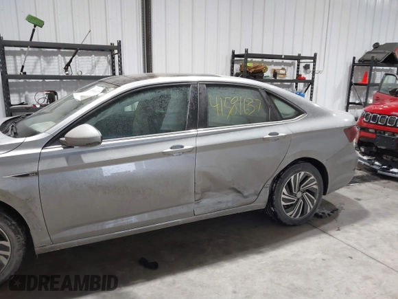 2020 Volkswagen Jetta SEL z VIN 3VWE57BU0LM087350, wystawiony jako IAAI lot #41581637 z przebiegiem 60 528 mil mil oraz . Historia ofert i sprzedaży dostępna na DreamBid. Obrazek 6.