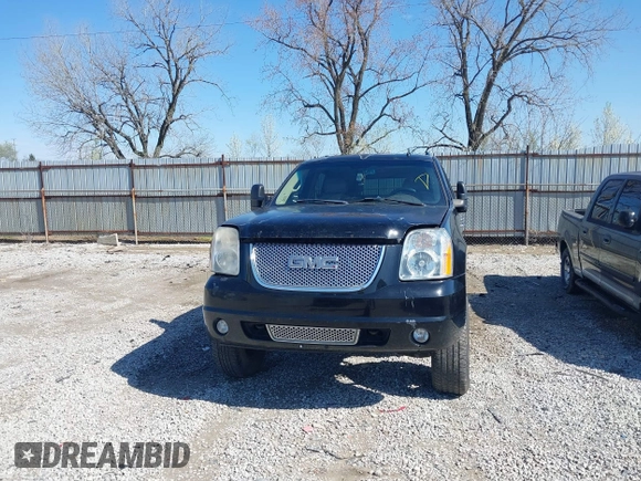 2008 GMC Yukon Denali z VIN 1GKFK63888J136525, wystawiony jako IAAI lot #41975399 z przebiegiem 210 624 mil mil oraz . Historia ofert i sprzedaży dostępna na DreamBid. Obrazek 6.