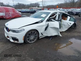 2018 BMW 5 Series M550i xDrive с VIN WBAJB9C56JB035929, выставлен на аукционе IAAI как лот 41732048 с пробегом 87 896 миль миль и . История ставок и продаж доступна на DreamBid. Изображение 17.