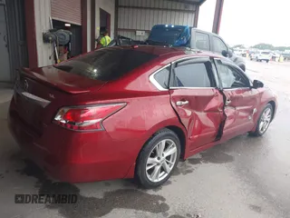 2015 Nissan Altima SL with VIN 1N4AL3APXFN352190, listed as a IAAI auction lot 41915663 with 174,776 mi miles and . Bid and sale history available at DreamBid. Image 4.