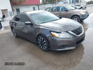 2017 Nissan Altima SV z VIN 1N4AL3AP7HC114571, wystawiony jako IAAI lot #41553775 z przebiegiem 95 836 mil mil oraz . Historia ofert i sprzedaży dostępna na DreamBid. Obrazek 1.