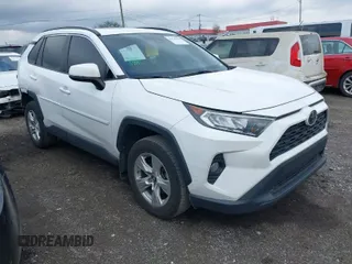 2019 Toyota RAV4 XLE with VIN 2T3P1RFV1KW079440, listed as a IAAI auction lot 41521054 with 215,822 mi miles. Bid and sale history available at carsss.com. Image 1.