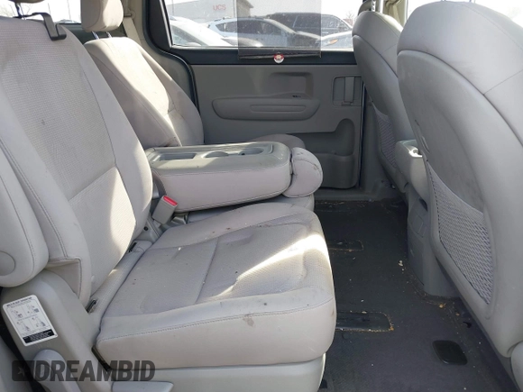 2021 Kia Sedona LX with VIN KNDMB5C18M6666362, listed as a IAAI auction lot 41427758 with 47,086 mi miles. Bid and sale history available at carsss.com. Image 8.