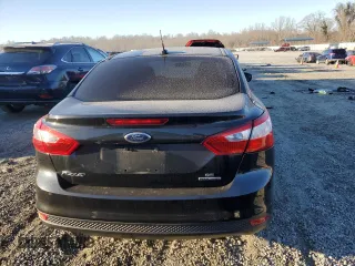 2014 Ford Focus SE with VIN 1FADP3F29EL243695, listed as a Copart auction lot 45609075 with 152,200 mi miles and Salvage Title. Bid and sale history available at carsss.com. Image 6.