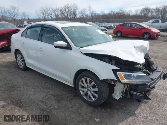 2013 Volkswagen Jetta Sedan SE with VIN 3VWDP7AJ5DM279328, listed as a IAAI auction lot 41902614 with 173,246 mi miles. Bid and sale history available at carsss.com. Image 1.