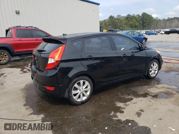 2014 Hyundai Accent SE z VIN KMHCU5AE2EU164130, wystawiony jako Copart lot #50972055 z przebiegiem 113 834 mil mil oraz Szkoda całkowita • Salvage title. Historia ofert i sprzedaży dostępna na DreamBid. Obrazek 3.