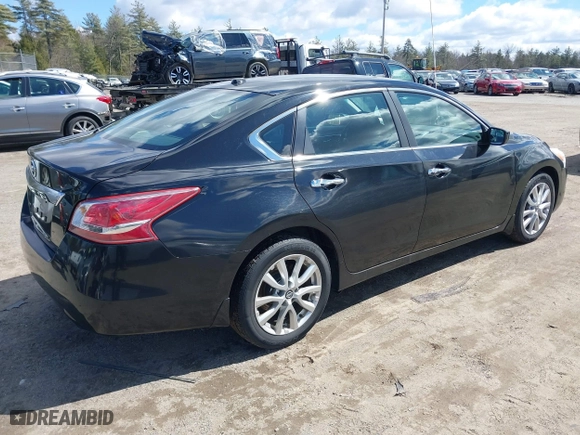 2013 Nissan Altima 2.5 S with VIN 1N4AL3AP6DC142212, listed as a IAAI auction lot 41874257 with 188,476 mi miles. Bid and sale history available at carsss.com. Image 4.