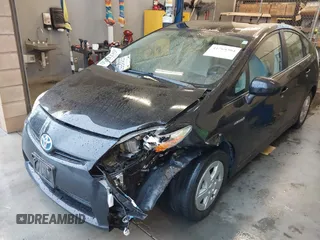 2011 Toyota Prius I with VIN JTDKN3DU0B0252634, listed as a IAAI auction lot 41769304 with 156,182 mi miles. Bid and sale history available at carsss.com. Image 2.