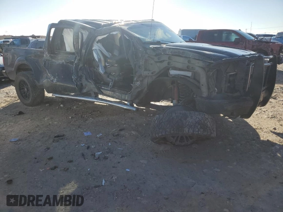 2016 Ford Super Duty F-250 SRW Lariat with VIN 1FT7W2BT8GEB04443, listed as a Copart auction lot 84828354 with 200,671 mi miles and Salvage Title. Bid and sale history available at carsss.com. Image 4.