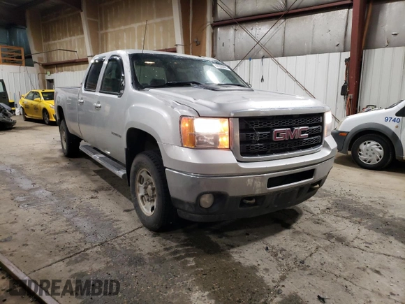 2012 GMC Sierra 2500HD SLT z VIN 1GT121C89CF120127, wystawiony jako Copart lot #42336495 z przebiegiem 142 396 mil mil oraz Szkoda całkowita • Salvage title. Historia ofert i sprzedaży dostępna na DreamBid. Obrazek 4.