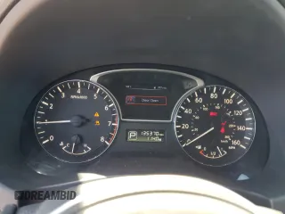 2015 Nissan Altima SV z VIN 1N4AL3AP5FC247780, wystawiony jako Copart lot #60120045 z przebiegiem 135 370 mil mil oraz Szkoda całkowita • Salvage title. Historia ofert i sprzedaży dostępna na DreamBid. Obrazek 9.
