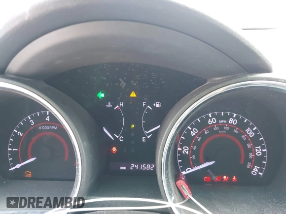 2013 Toyota Highlander z VIN 5TDZK3EH0DS127237, wystawiony jako IAAI lot #42266241 z przebiegiem 241 582 mil mil oraz . Historia ofert i sprzedaży dostępna na DreamBid. Obrazek 7.