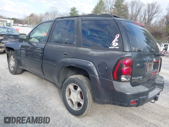 2007 Chevrolet TrailBlazer LS with VIN 1GNDT13S972114838, listed as a IAAI auction lot 41905506 with 192,123 mi miles. Bid and sale history available at carsss.com. Image 3.