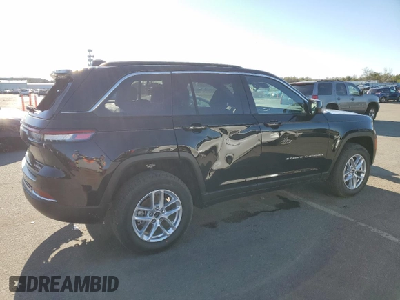 2025 Jeep Grand Cherokee Laredo with VIN 1C4RJHAG3SC274177, listed as a Copart auction lot 84838284 with 36 mi miles and Salvage Title. Bid and sale history available at DreamBid. Image 3.