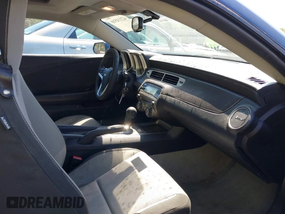 2012 Chevrolet Camaro 1LT z VIN 2G1FB1E30C9167510, wystawiony jako IAAI lot #42114510 z przebiegiem 185 012 mil mil oraz . Historia ofert i sprzedaży dostępna na DreamBid. Obrazek 5.
