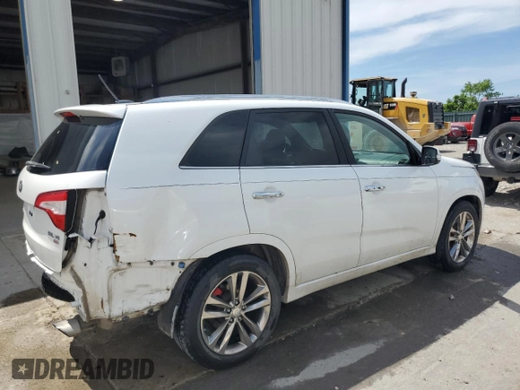 2014 Kia Sorento SX z VIN 5XYKW4A73EG459387, wystawiony jako Copart lot #56568634 z przebiegiem 145 151 mil mil oraz Szkoda całkowita • Salvage title. Historia ofert i sprzedaży dostępna na DreamBid. Obrazek 3.