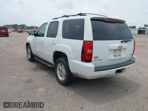 2011 Chevrolet Tahoe LT z VIN 1GNSCBE07BR243556, wystawiony jako IAAI lot #42306995 z przebiegiem Nie podano mil oraz . Historia ofert i sprzedaży dostępna na DreamBid. Obrazek 3.