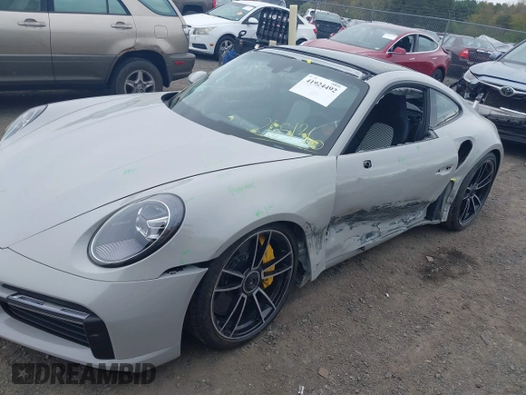 2025 Porsche 911 Turbo with VIN WP0AD2A99SS265136, listed as a IAAI auction lot 41924492 with 352 mi miles. Bid and sale history available at carsss.com. Image 6.