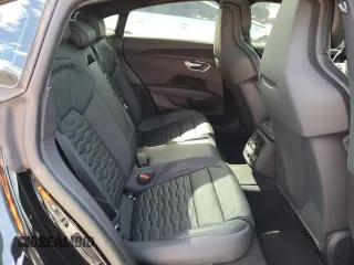 2023 Audi e-tron GT Premium Plus z VIN WAUCJBFW0P7001245, wystawiony jako Copart lot #46142435 z przebiegiem 8 352 mil mil oraz Szkoda całkowita • Salvage title. Historia ofert i sprzedaży dostępna na DreamBid. Obrazek 10.