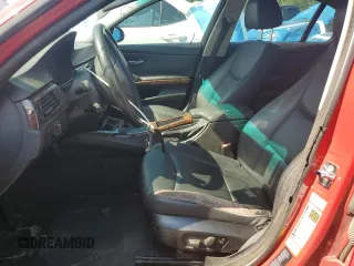 2007 BMW 3 Series 328i z VIN WBAVA33517KX80212, wystawiony jako Copart lot #55639855 z przebiegiem 246 801 mil mil oraz Szkoda całkowita • Salvage title. Historia ofert i sprzedaży dostępna na DreamBid. Obrazek 7.