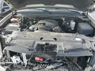 2008 Chevrolet Suburban LT w/2LT with VIN 3GNFK16368G292733, listed as a Copart auction lot 46020845 with 272,621 mi miles and Clean Title. Bid and sale history available at carsss.com. Image 12.
