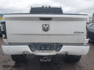 2018 Ram 2500 Laramie with VIN 3C6UR5FL9JG405980, listed as a IAAI auction lot 40981248 with 40,269 mi miles. Bid and sale history available at carsss.com. Image 17.