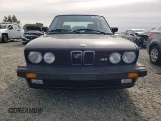 1988 BMW M5 z VIN WBSDC930XJ2791080, wystawiony jako Copart lot #45013965 z przebiegiem 158 194 mil mil oraz Tytuł czysty. Historia ofert i sprzedaży dostępna na DreamBid. Obrazek 5.
