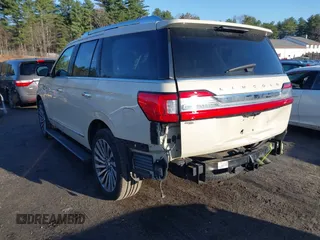 2018 Lincoln Navigator Reserve with VIN 5LMJJ2LT7JEL10453, listed as a IAAI auction lot 41940915 with 97,941 mi miles. Bid and sale history available at carsss.com. Image 3.