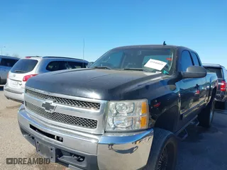 2013 Chevrolet Silverado 1500 LT with VIN 1GCRKSE70DZ277767, listed as a IAAI auction lot 41846822 with 196,278 mi miles. Bid and sale history available at carsss.com. Image 17.