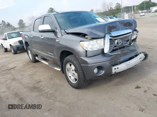 2013 Toyota Tundra Limited z VIN 5TFHY5F19DX301615, wystawiony jako IAAI lot #41837145 z przebiegiem 136 398 mil mil oraz . Historia ofert i sprzedaży dostępna na DreamBid. Obrazek 1.