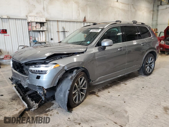 2019 Volvo XC90 Momentum z VIN YV4A22PK8K1499707, wystawiony jako Copart lot #59405905 z przebiegiem 51 046 mil mil oraz Szkoda całkowita • Salvage title. Historia ofert i sprzedaży dostępna na DreamBid. Obrazek 1.