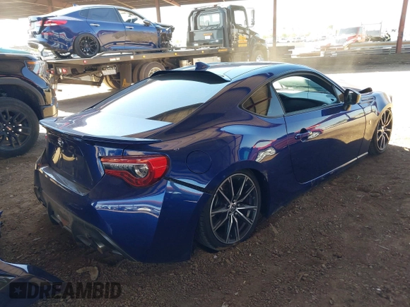2017 Toyota 86 z VIN JF1ZNAA11H9706848, wystawiony jako IAAI lot #42097158 z przebiegiem 76 251 mil mil oraz . Historia ofert i sprzedaży dostępna na DreamBid. Obrazek 4.