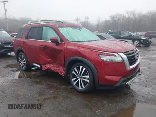 2024 Nissan Pathfinder Platinum z VIN 5N1DR3DJ1RC275508, wystawiony jako IAAI lot #41566678 z przebiegiem 5326 mil mil oraz . Historia ofert i sprzedaży dostępna na DreamBid. Obrazek 1.