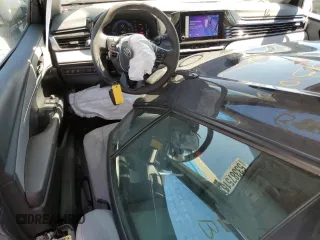 2025 Toyota Camry LE z VIN 4T1DAACK2SU540006, wystawiony jako Copart lot #53387515 z przebiegiem 7 822 mil mil oraz Szkoda całkowita • Salvage title. Historia ofert i sprzedaży dostępna na DreamBid. Obrazek 8.